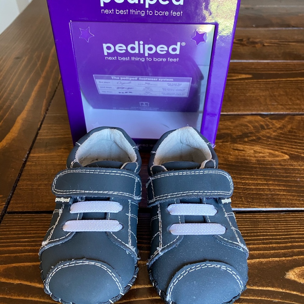 Pediped toddler walking shoe